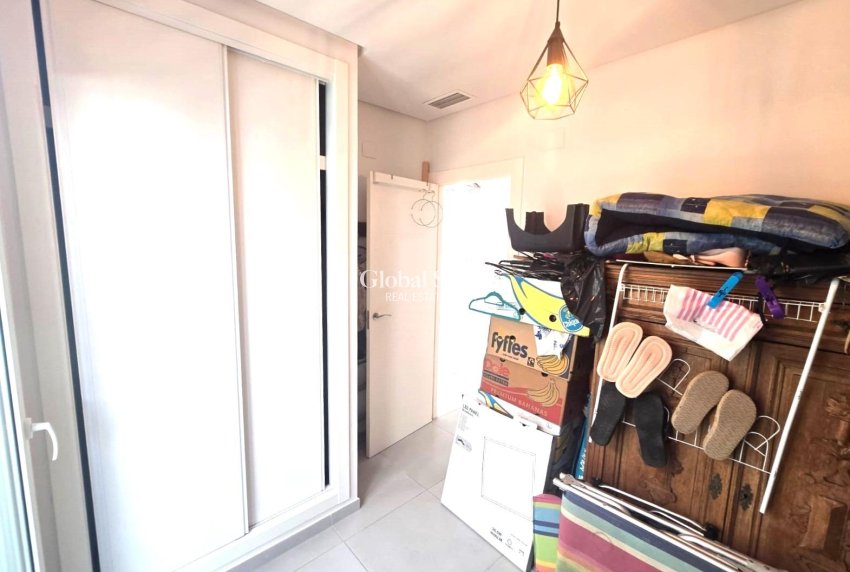 Resale - HOUSE -
TORREVIEJA - Sector 25