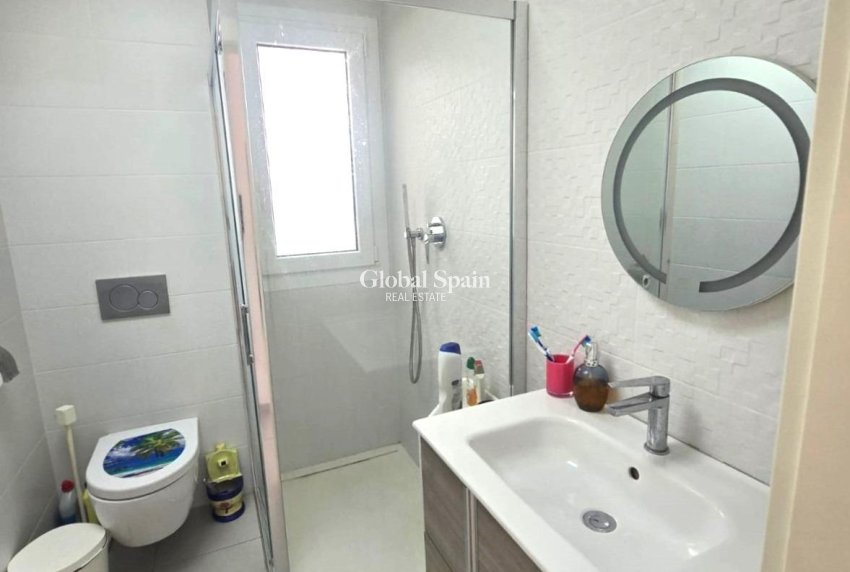 Resale - HOUSE -
TORREVIEJA - Sector 25