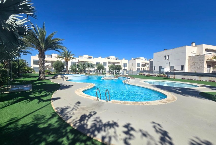 Resale - HOUSE -
TORREVIEJA - Sector 25