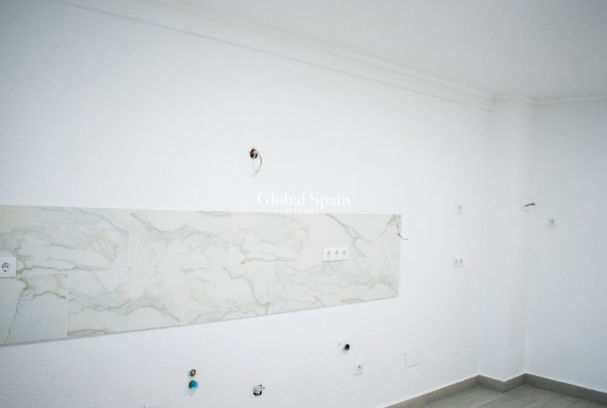 Resale - HOUSE -
TORREVIEJA - Torreblanca