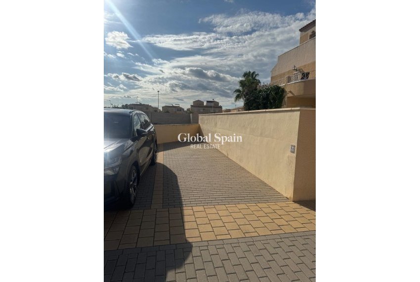 Resale - HOUSE -
TORREVIEJA - Torreblanca