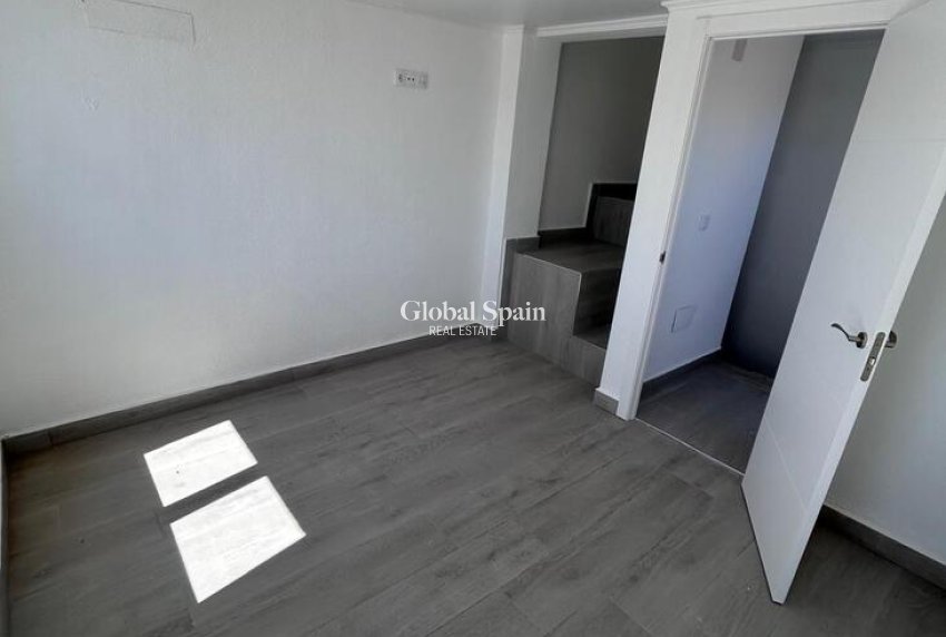 Resale - HOUSE -
TORREVIEJA - Torreblanca
