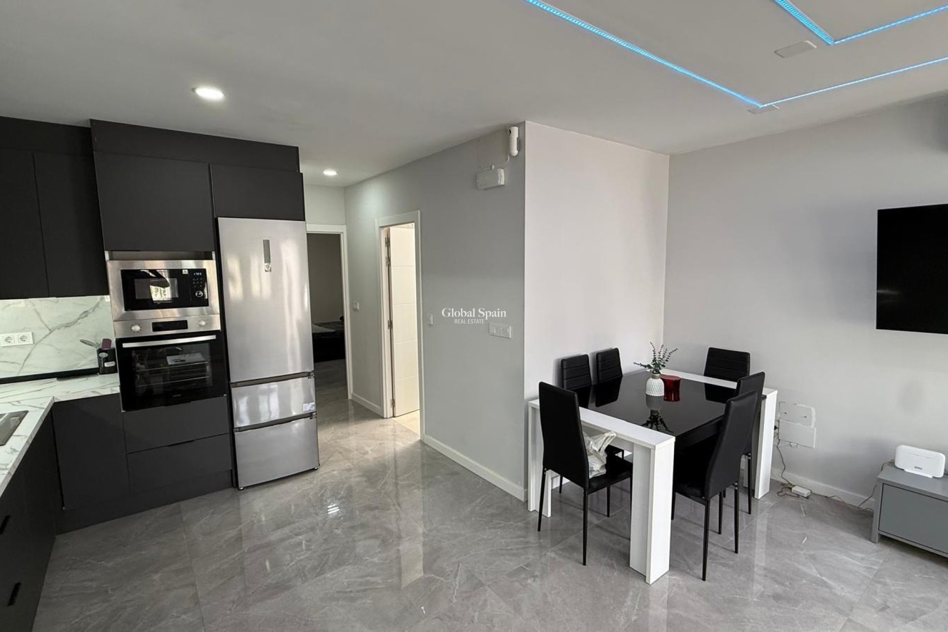 Resale - HOUSE -
TORREVIEJA - Torreta Florida