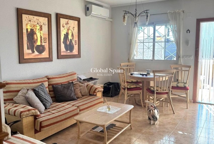 Resale - HOUSE -
TORREVIEJA - Torretas