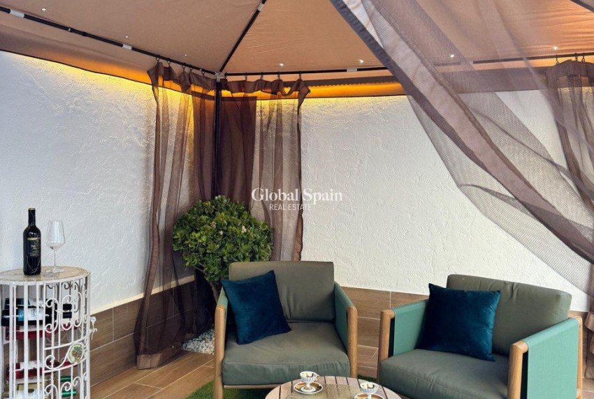 Resale - HOUSE -
TORREVIEJA - Torretas