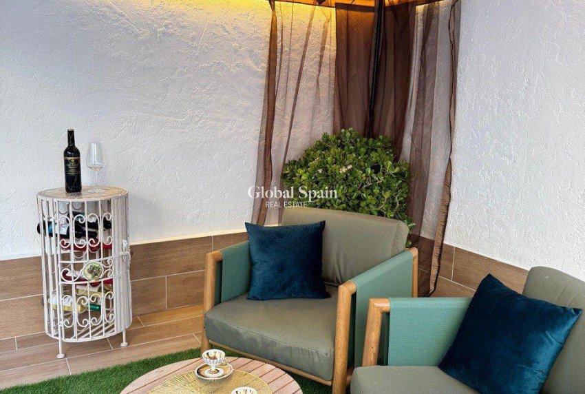 Resale - HOUSE -
TORREVIEJA - Torretas