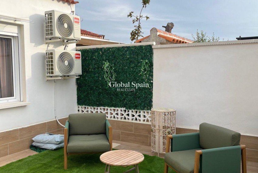 Resale - HOUSE -
TORREVIEJA - Torretas