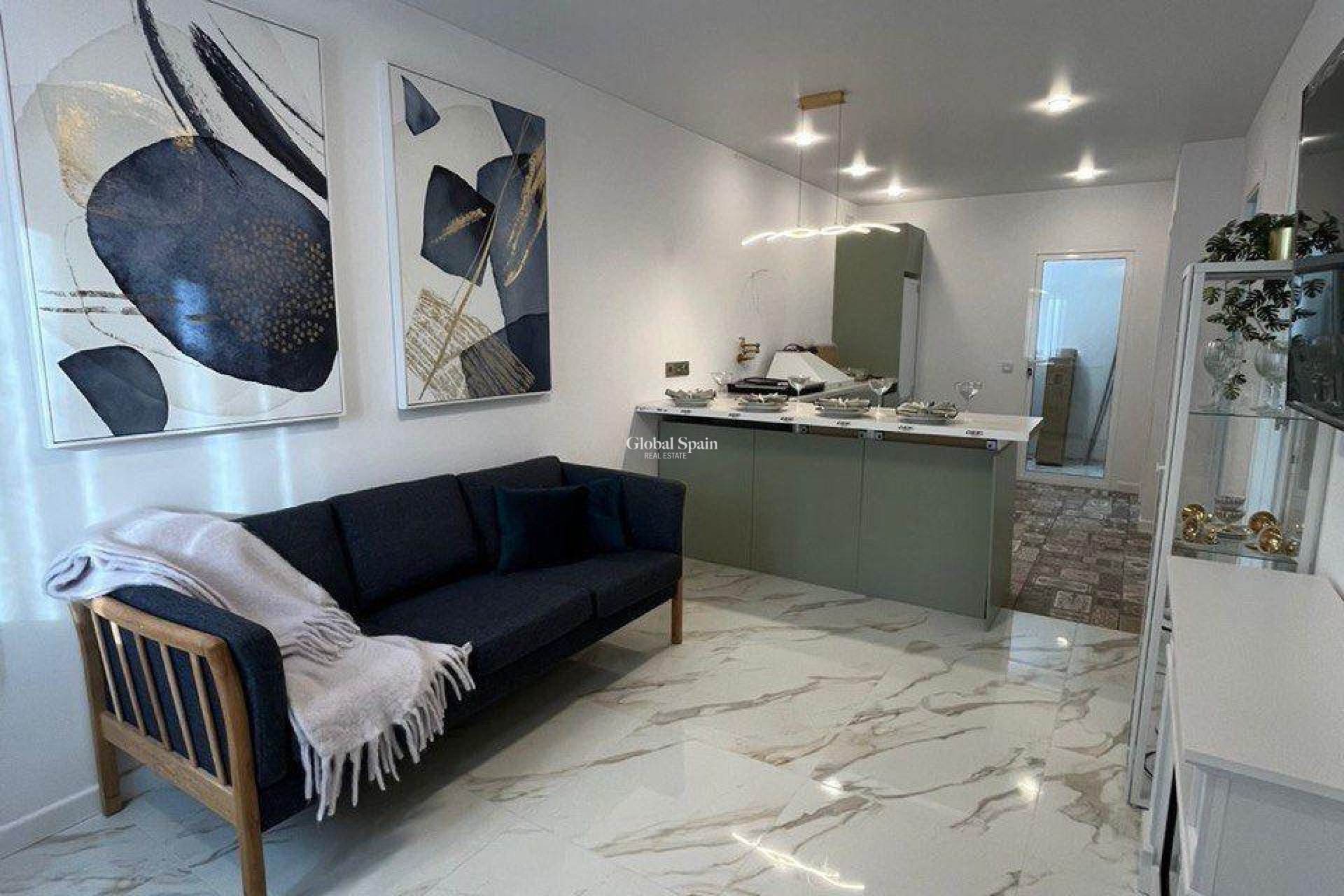 Resale - HOUSE -
TORREVIEJA - Torretas