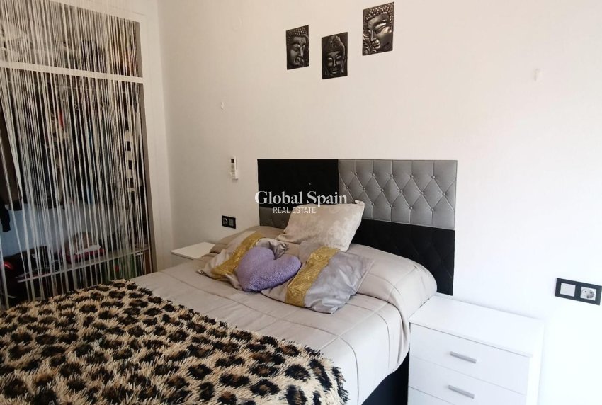 Resale - HOUSE -
TORREVIEJA - Torretas