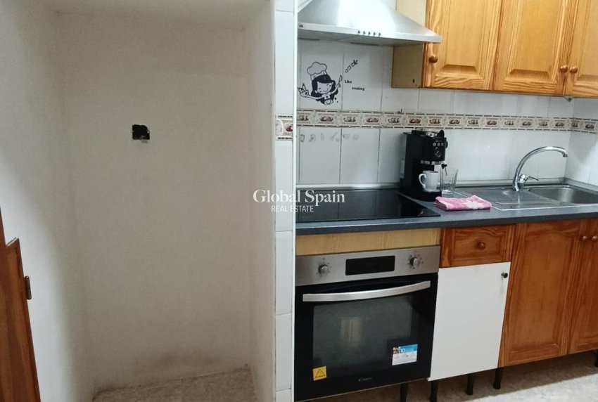 Resale - HOUSE -
TORREVIEJA - Torretas