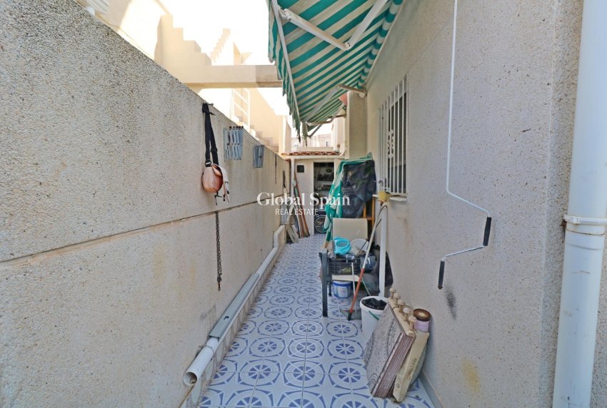 Resale - HOUSE -
TORREVIEJA - Torretas