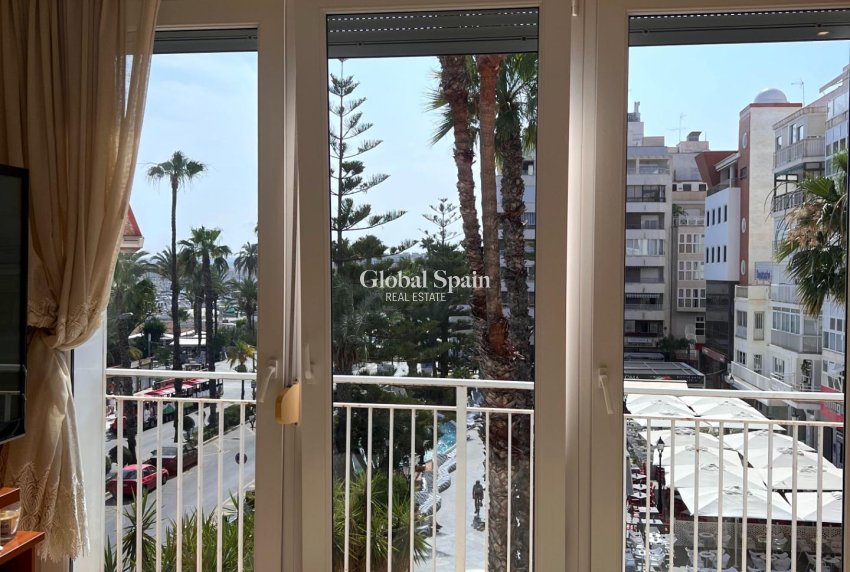 Resale - HOUSE -
TORREVIEJA - Torrevieja