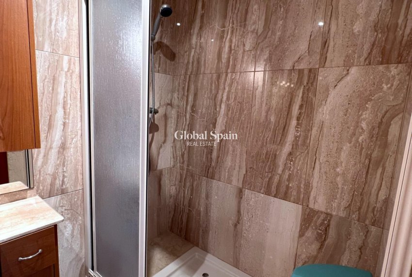 Resale - HOUSE -
TORREVIEJA - Torrevieja