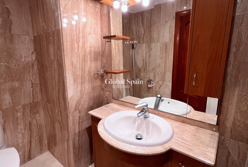 Resale - HOUSE -
TORREVIEJA - Torrevieja