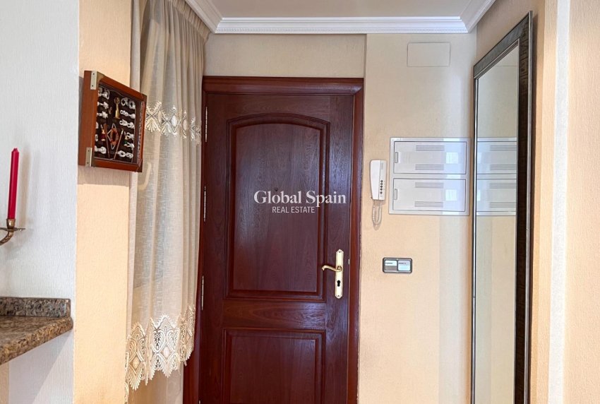 Resale - HOUSE -
TORREVIEJA - Torrevieja