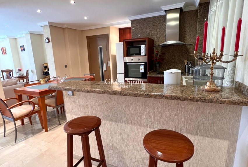 Resale - HOUSE -
TORREVIEJA - Torrevieja