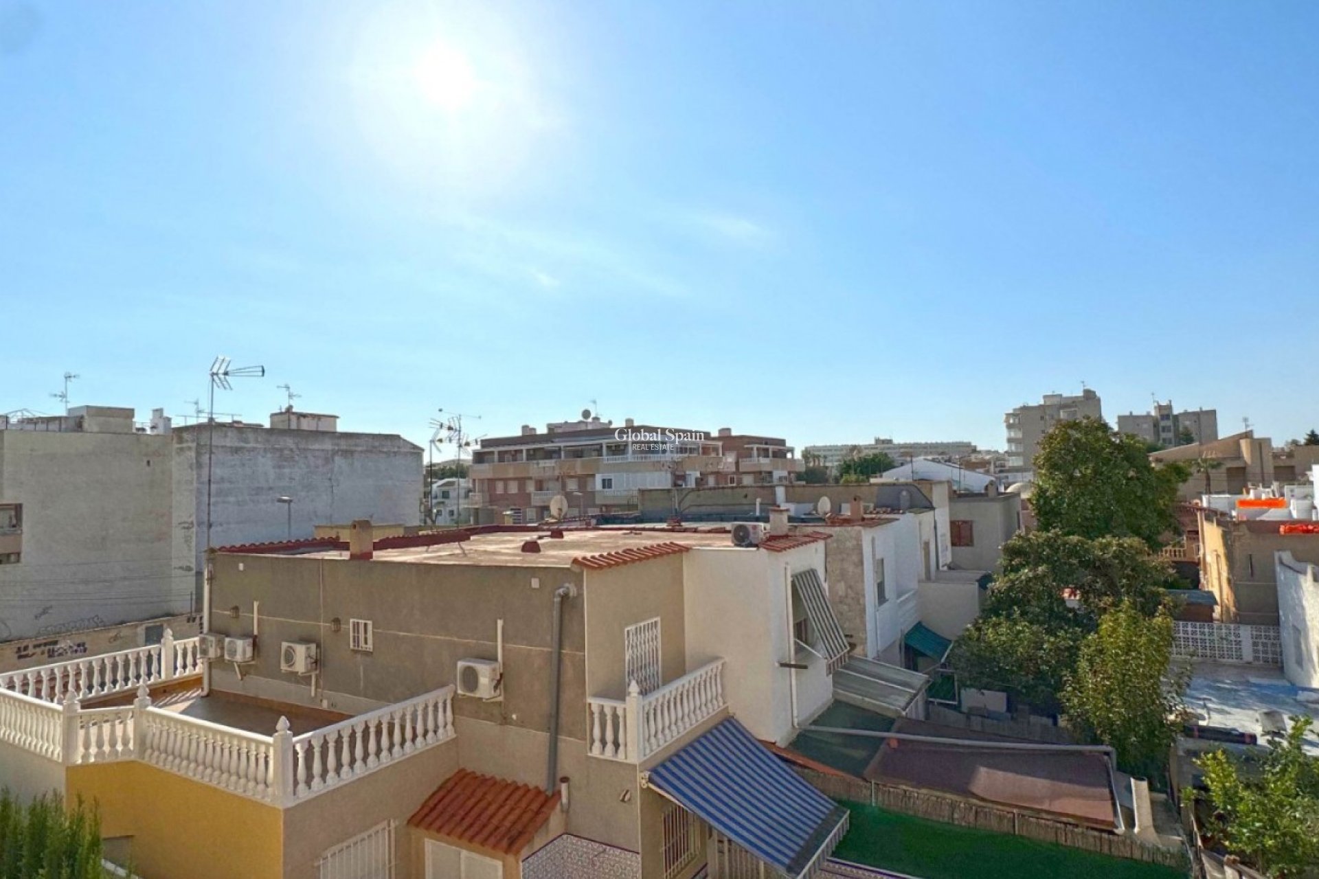 Resale - HOUSE -
TORREVIEJA - Torrevieja