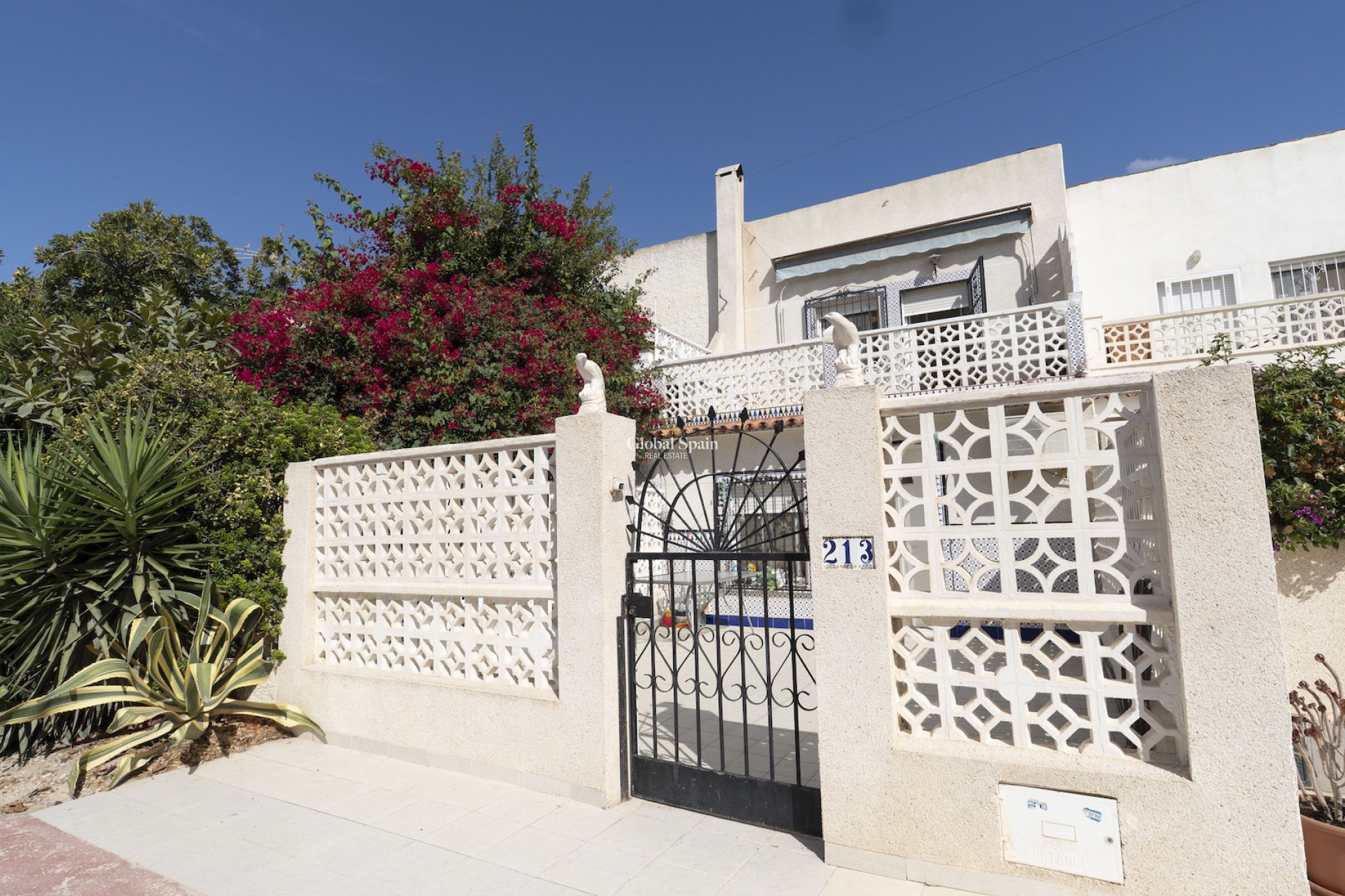 Resale - HOUSE -
TORREVIEJA - Torrevieja