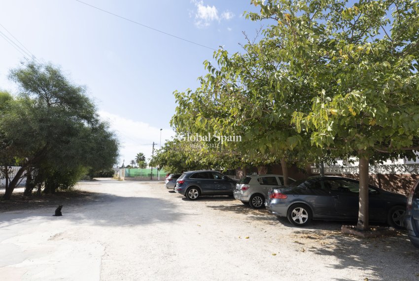 Resale - HOUSE -
TORREVIEJA - Torrevieja