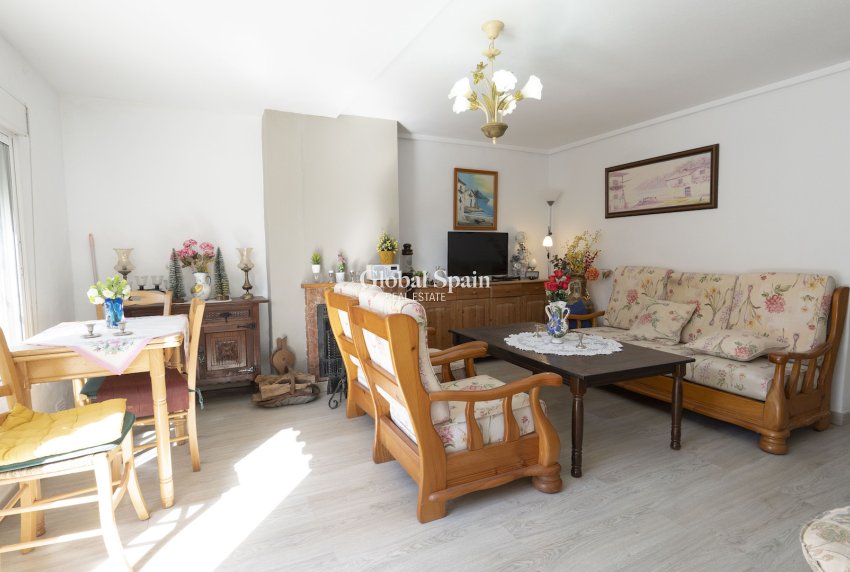 Resale - HOUSE -
TORREVIEJA - Torrevieja