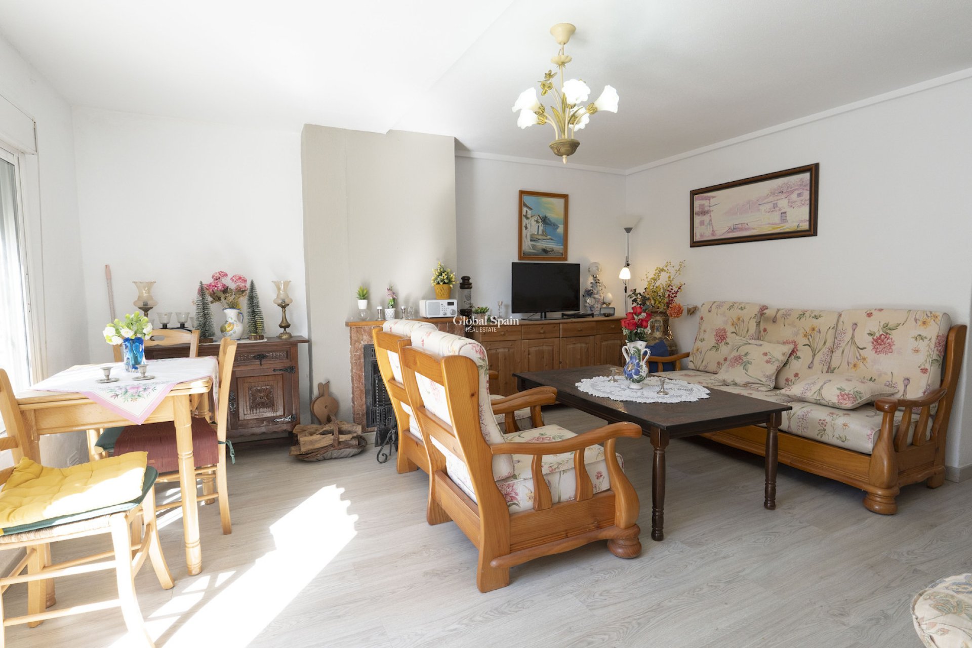 Resale - HOUSE -
TORREVIEJA - Torrevieja
