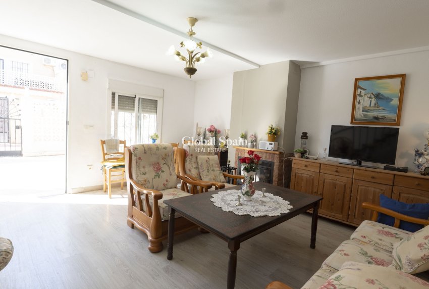 Resale - HOUSE -
TORREVIEJA - Torrevieja