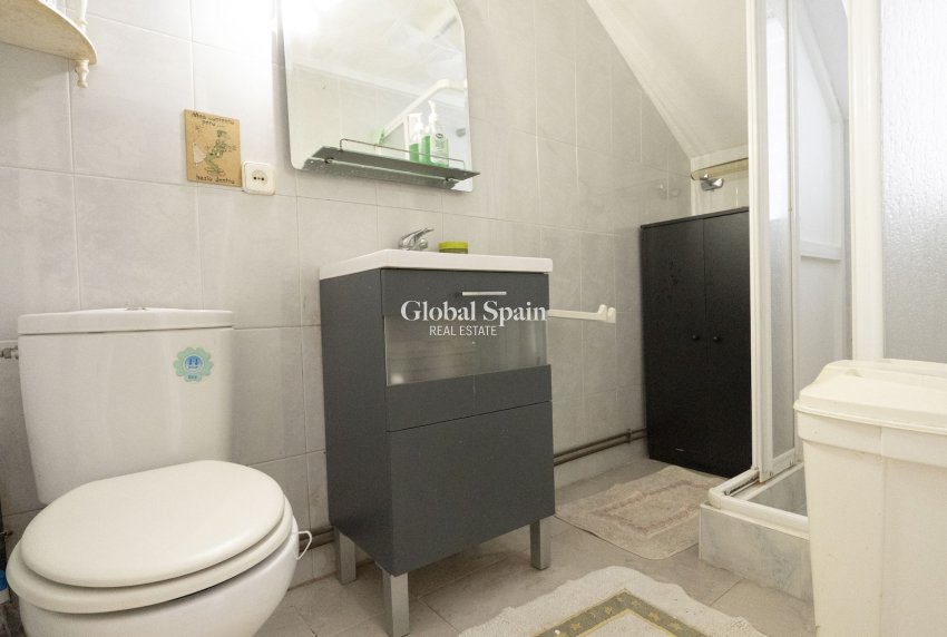 Resale - HOUSE -
TORREVIEJA - Torrevieja