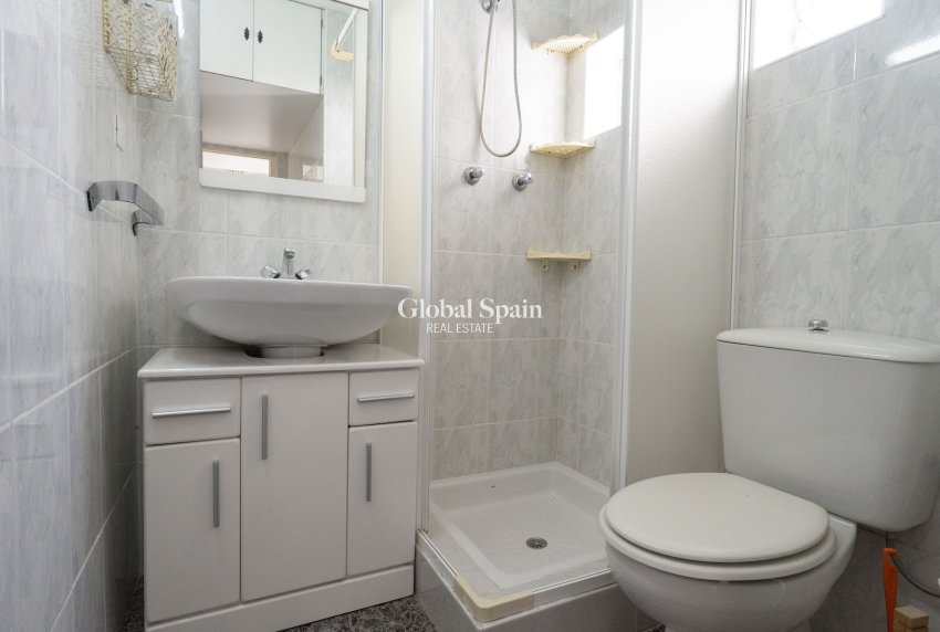 Resale - HOUSE -
TORREVIEJA - Torrevieja