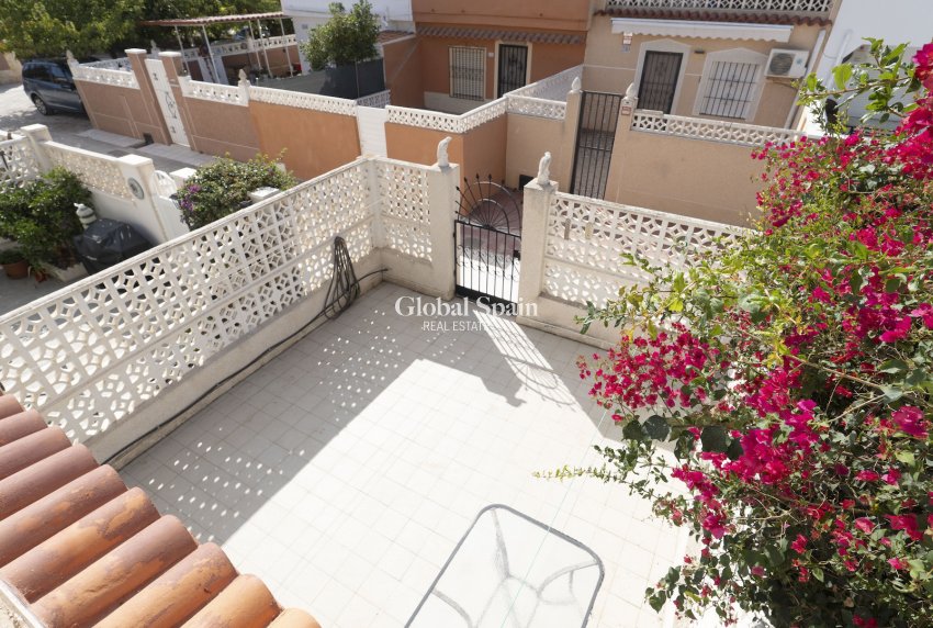 Resale - HOUSE -
TORREVIEJA - Torrevieja
