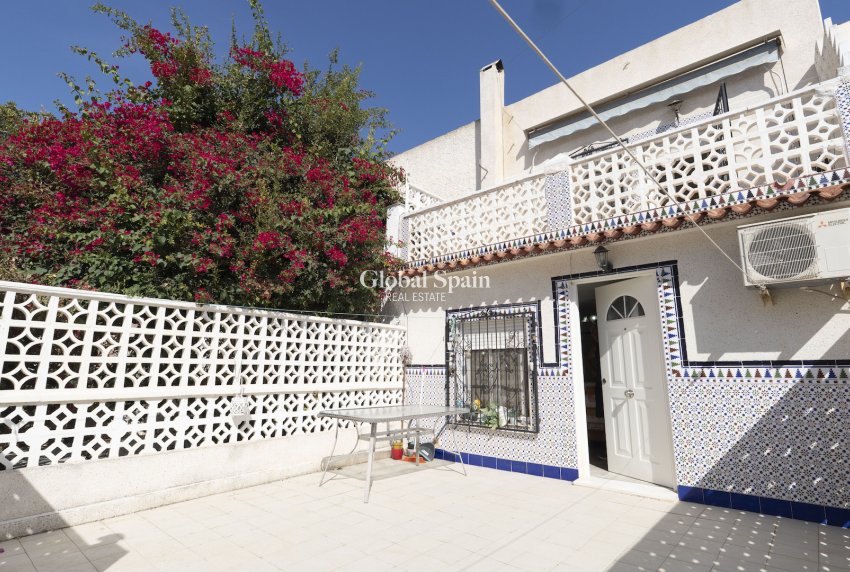 Resale - HOUSE -
TORREVIEJA - Torrevieja