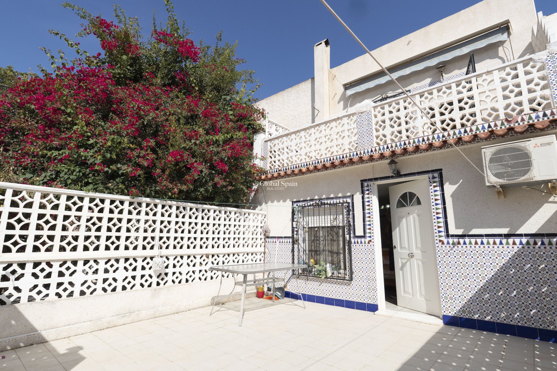 Resale - HOUSE -
TORREVIEJA - Torrevieja