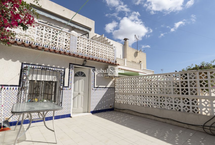 Resale - HOUSE -
TORREVIEJA - Torrevieja