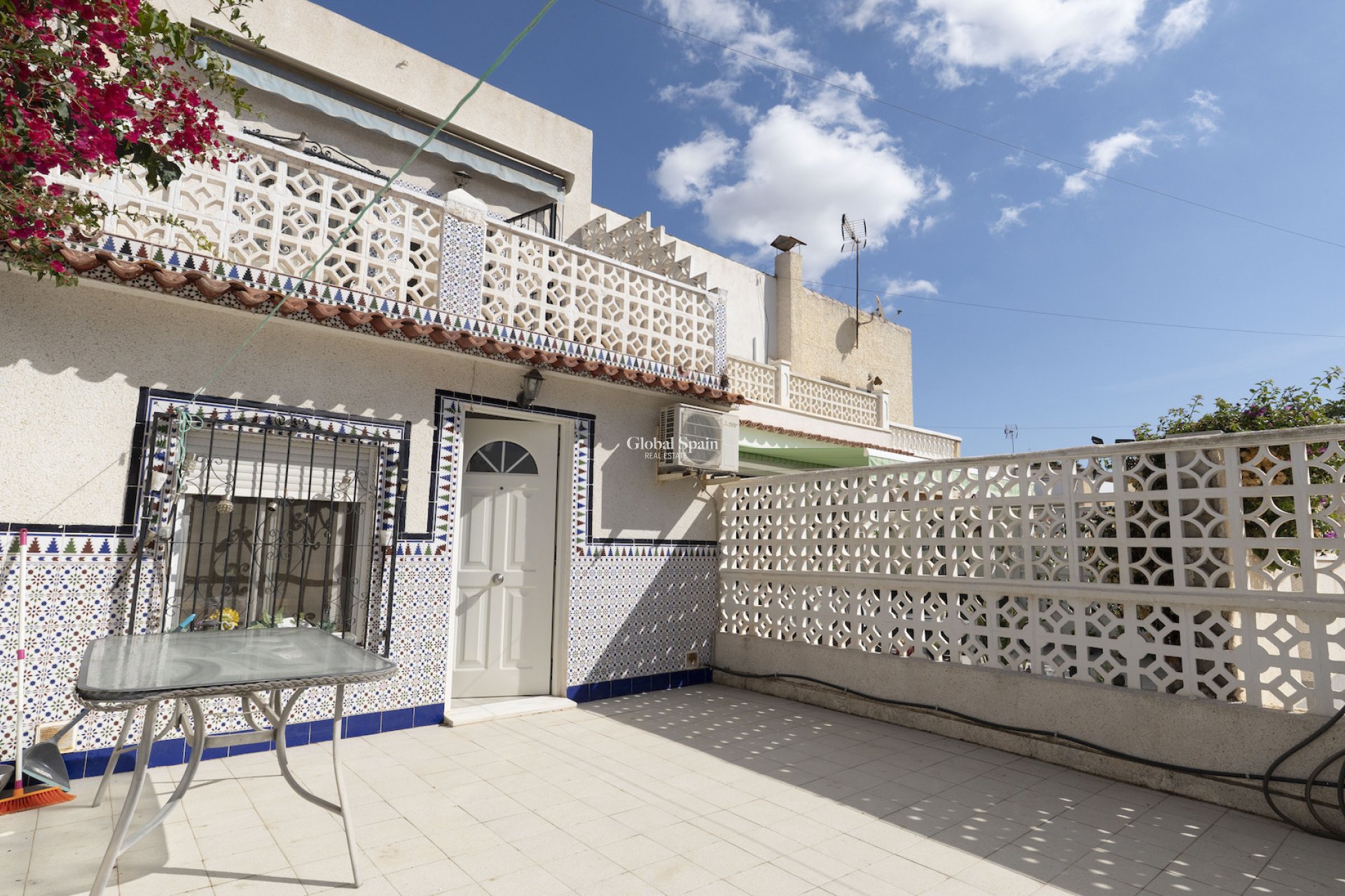 Resale - HOUSE -
TORREVIEJA - Torrevieja