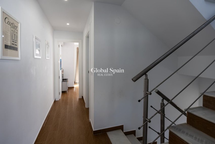 Resale - HOUSE -
TORREVIEJA - Torrevieja