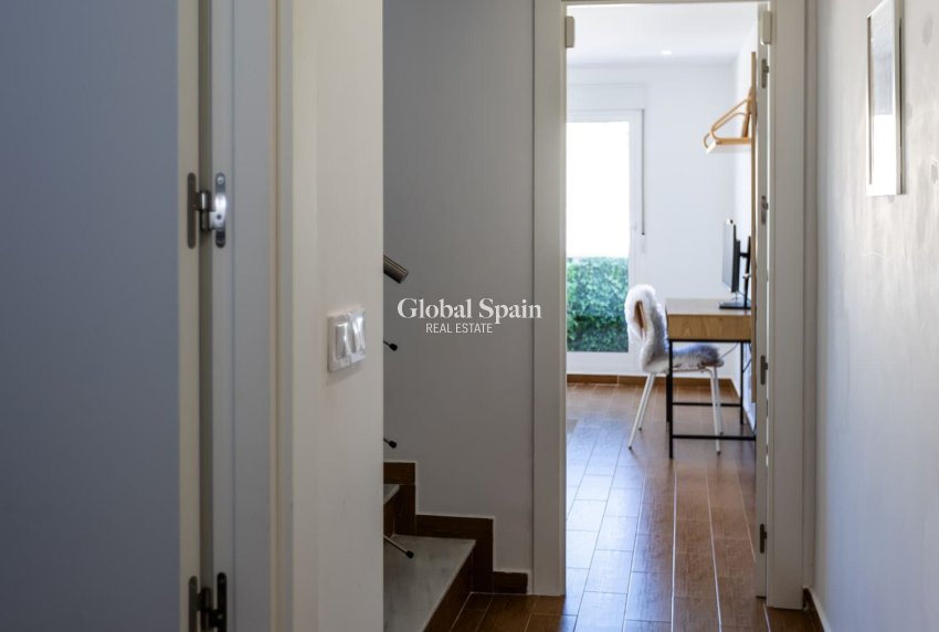 Resale - HOUSE -
TORREVIEJA - Torrevieja