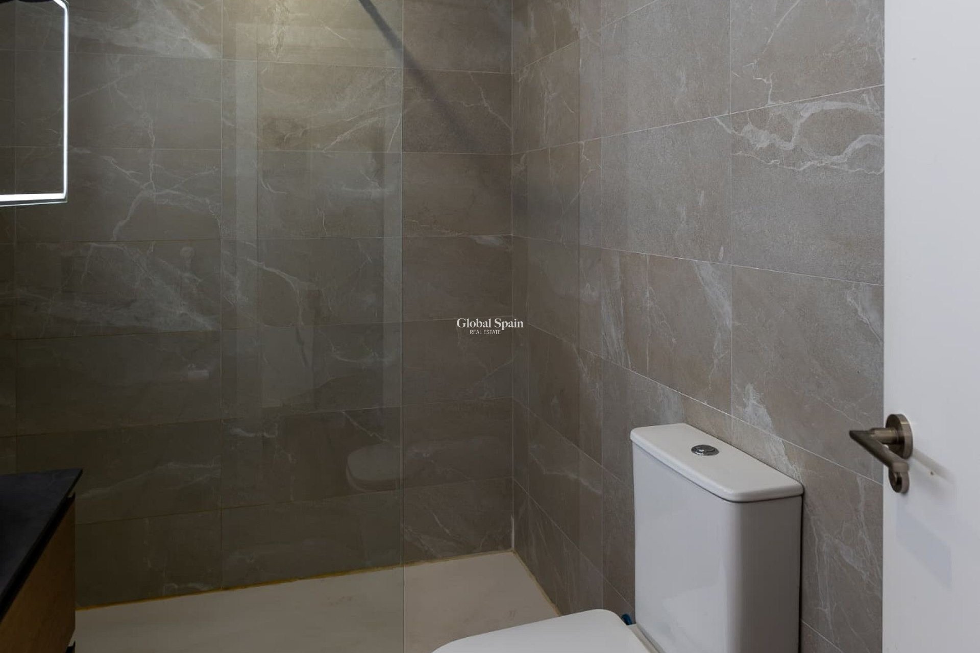 Resale - HOUSE -
TORREVIEJA - Torrevieja