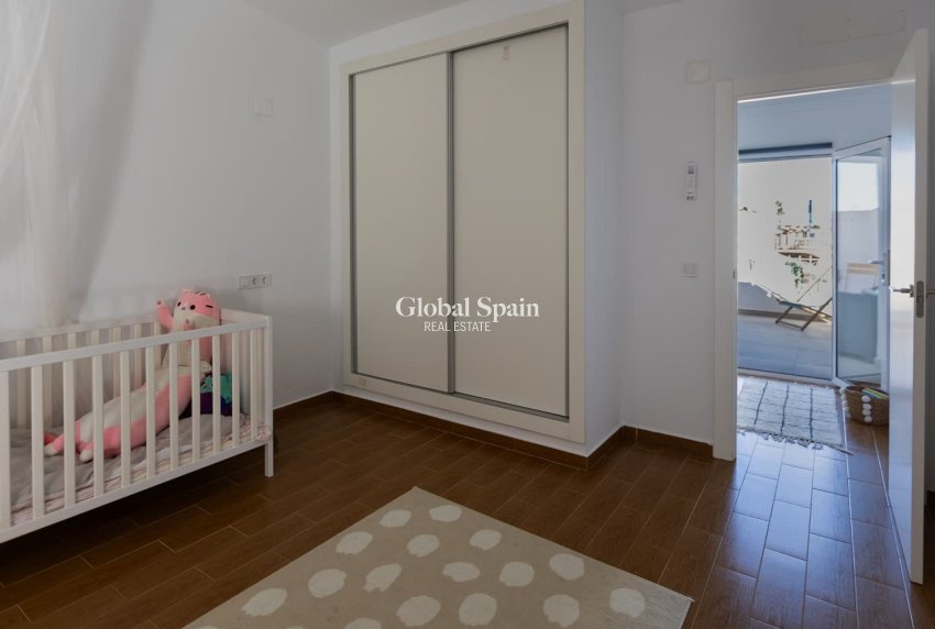 Resale - HOUSE -
TORREVIEJA - Torrevieja