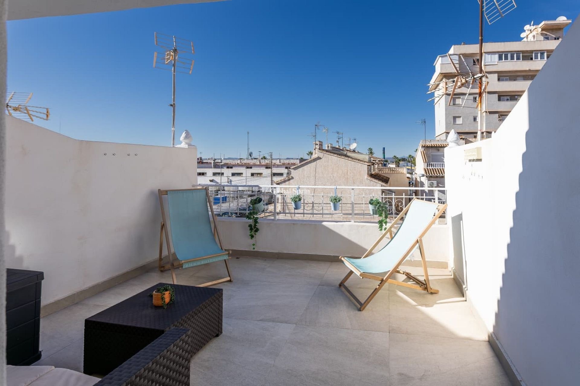 Resale - HOUSE -
TORREVIEJA - Torrevieja