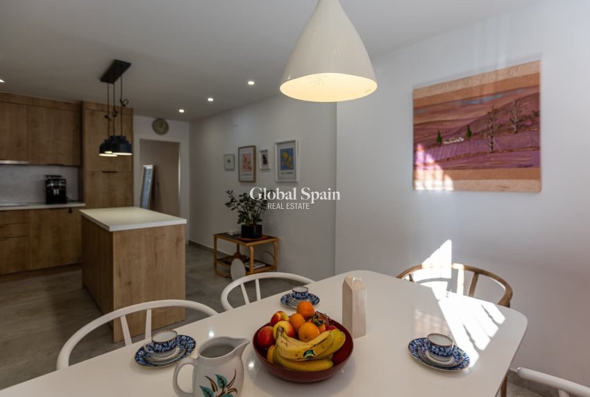 Resale - HOUSE -
TORREVIEJA - Torrevieja
