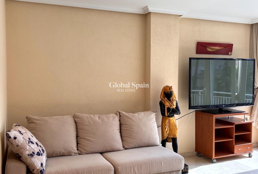 Resale - HOUSE -
TORREVIEJA - Torrevieja