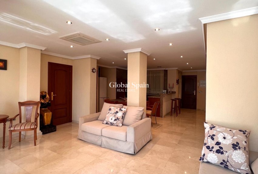 Resale - HOUSE -
TORREVIEJA - Torrevieja