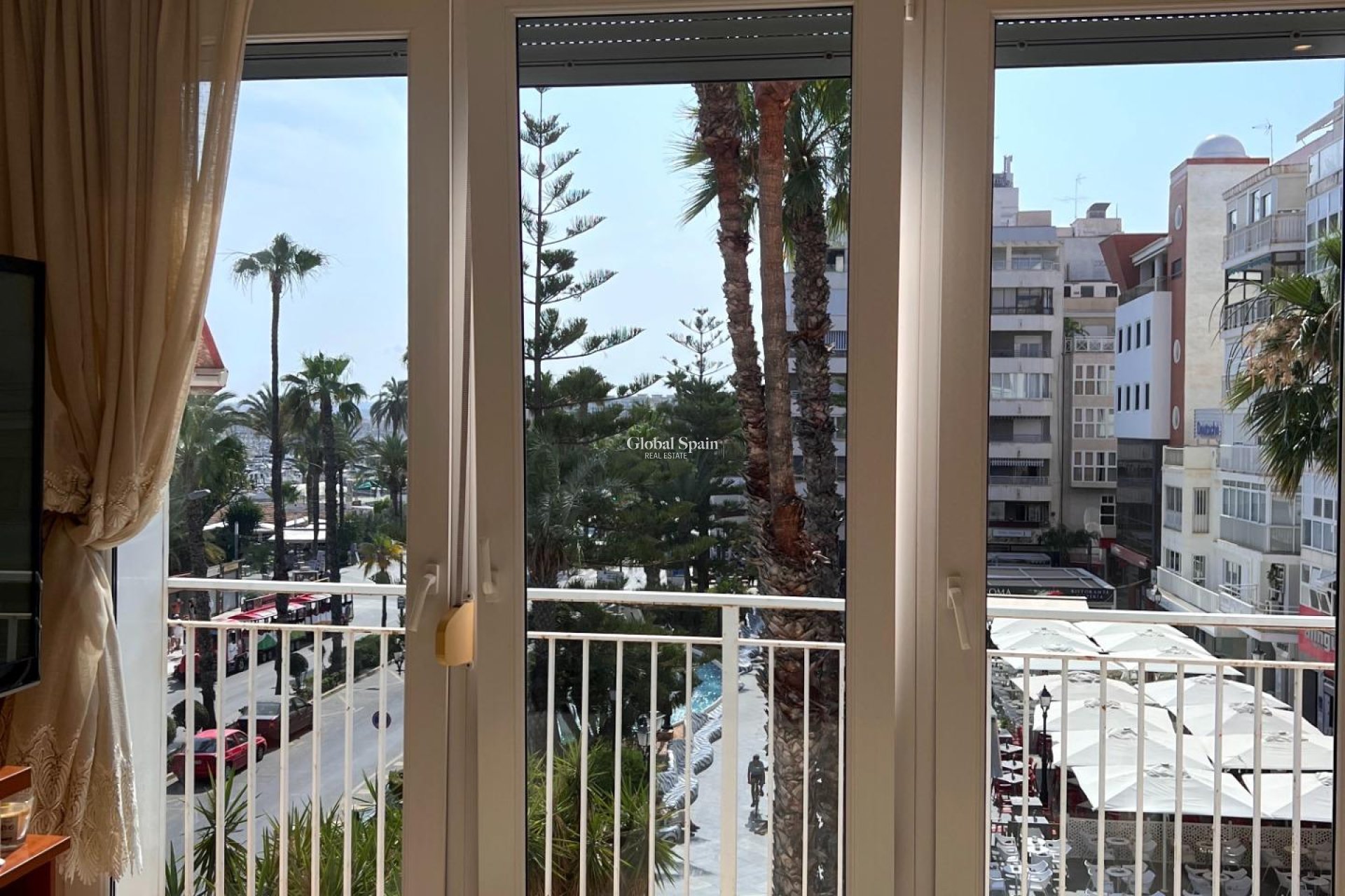 Resale - HOUSE -
TORREVIEJA - Torrevieja