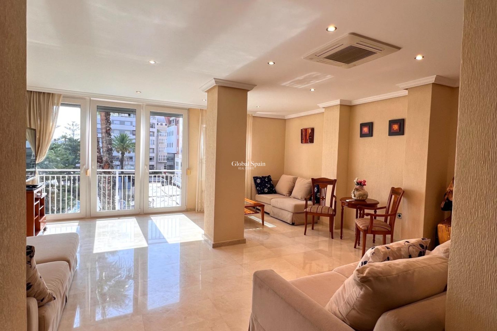 Resale - HOUSE -
TORREVIEJA - Torrevieja