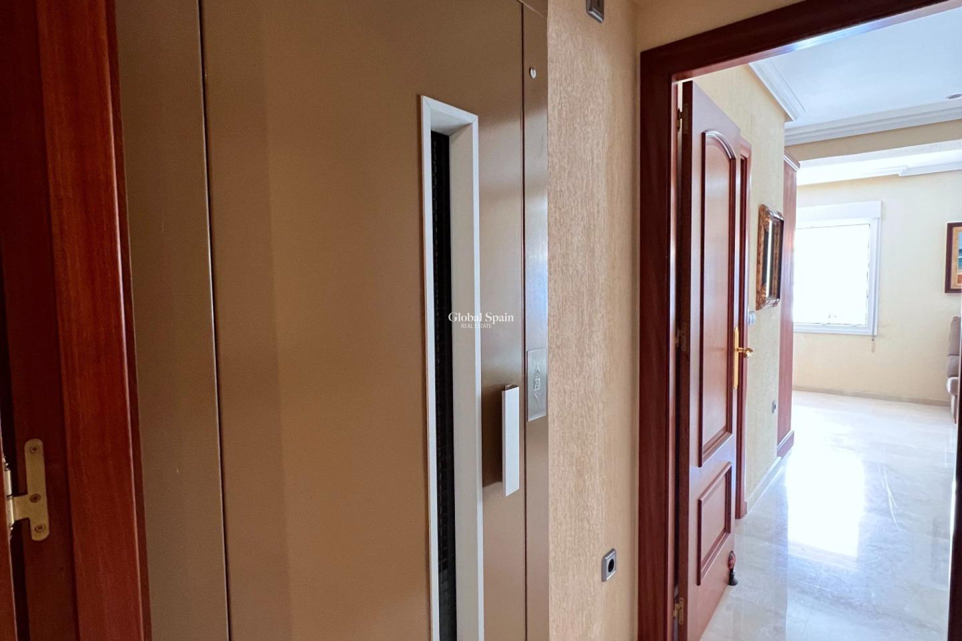 Resale - HOUSE -
TORREVIEJA - Torrevieja