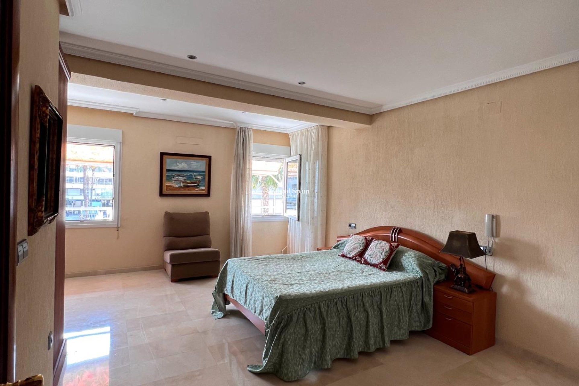 Resale - HOUSE -
TORREVIEJA - Torrevieja