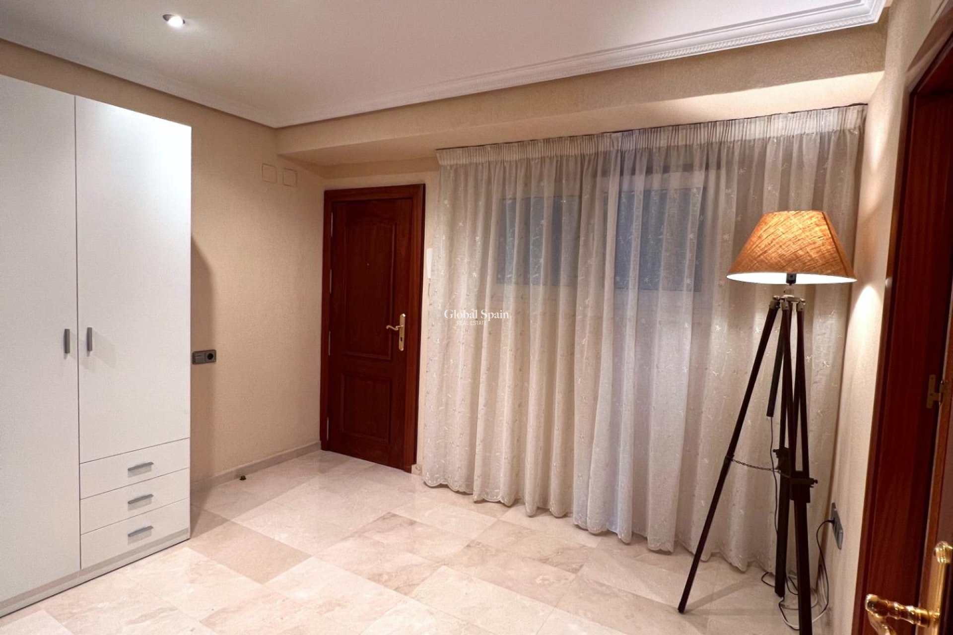 Resale - HOUSE -
TORREVIEJA - Torrevieja