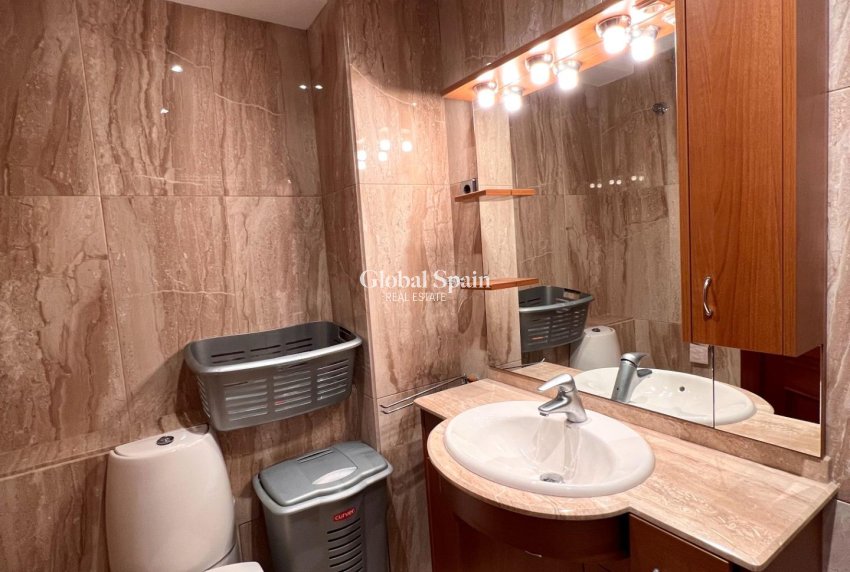 Resale - HOUSE -
TORREVIEJA - Torrevieja