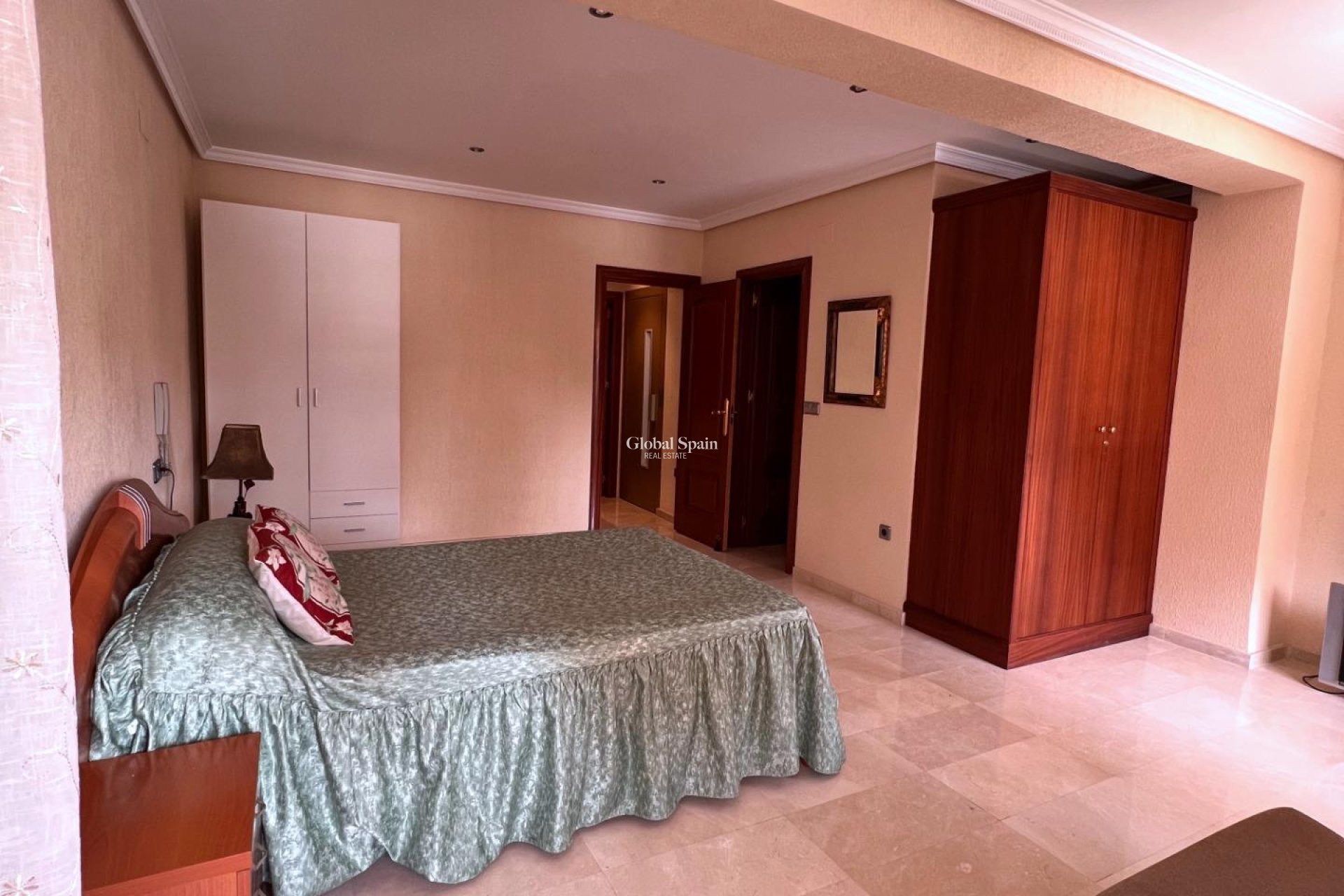 Resale - HOUSE -
TORREVIEJA - Torrevieja