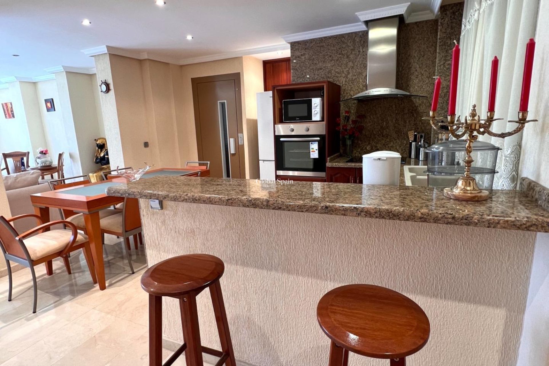 Resale - HOUSE -
TORREVIEJA - Torrevieja