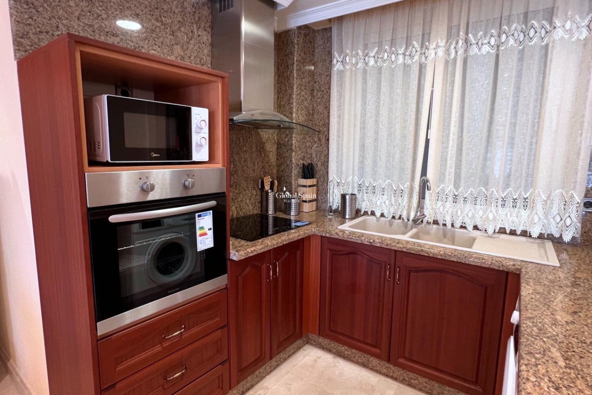 Resale - HOUSE -
TORREVIEJA - Torrevieja